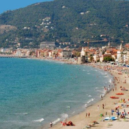 شقة Bilocale A 15 Min Da Alassio E Albenga Ranzo-Borgo المظهر الخارجي الصورة